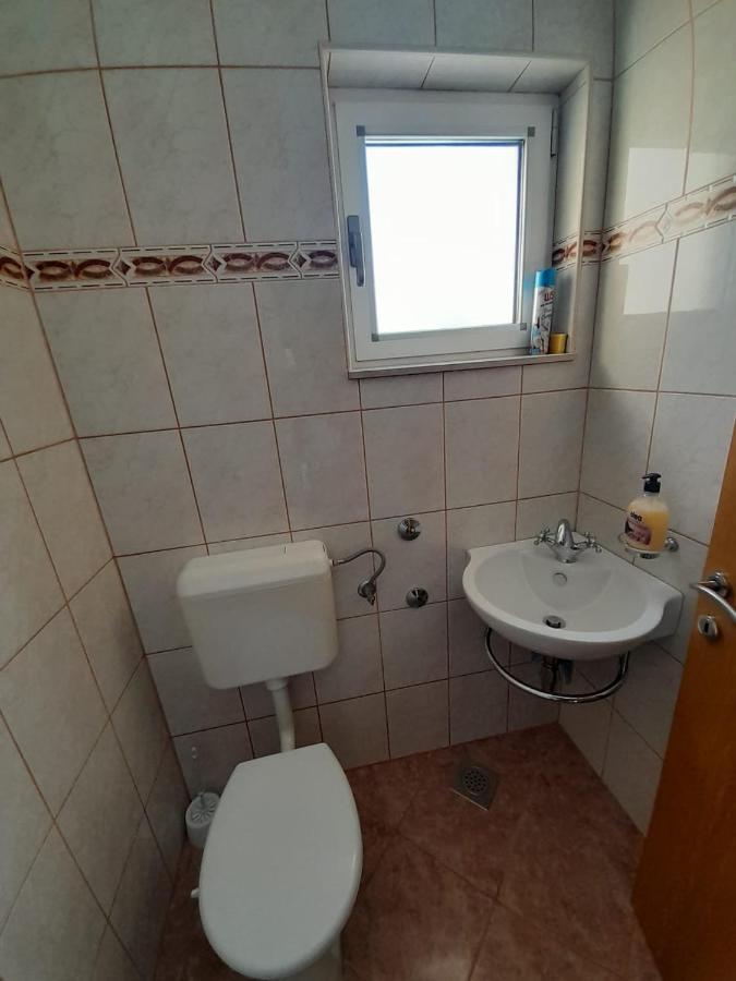 Holiday Home Anita Unesic エクステリア 写真