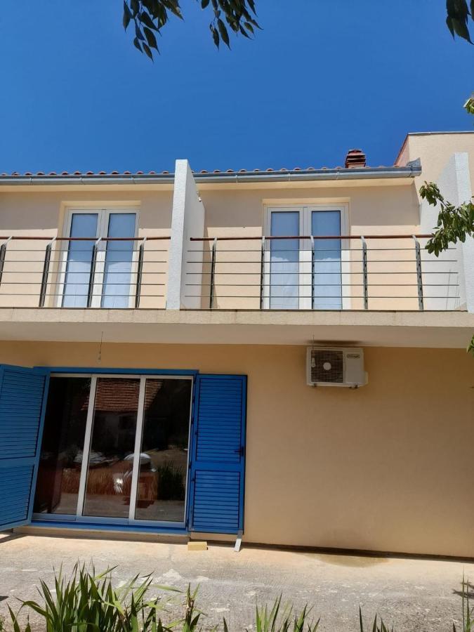 Holiday Home Anita Unesic エクステリア 写真