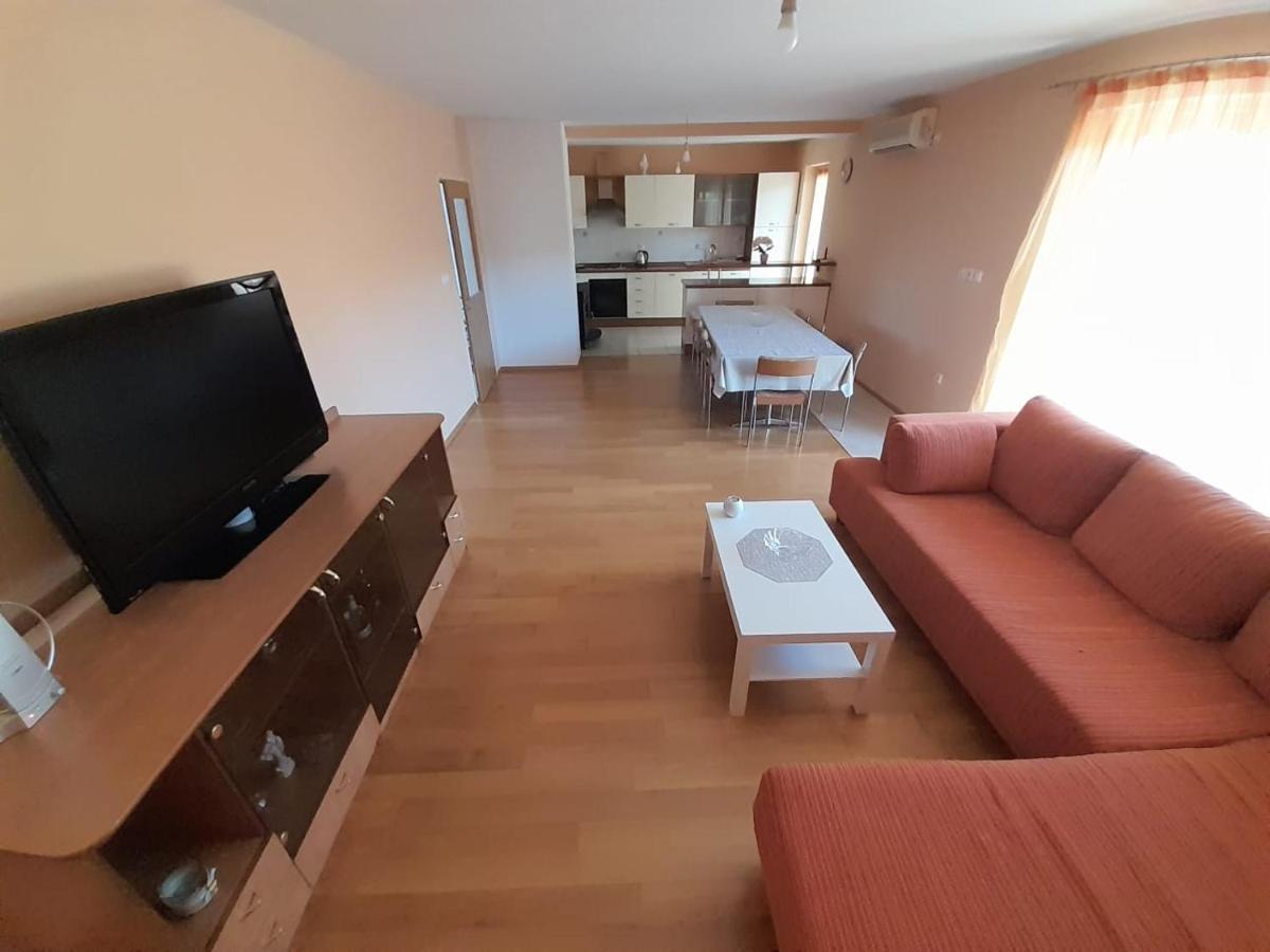 Holiday Home Anita Unesic エクステリア 写真