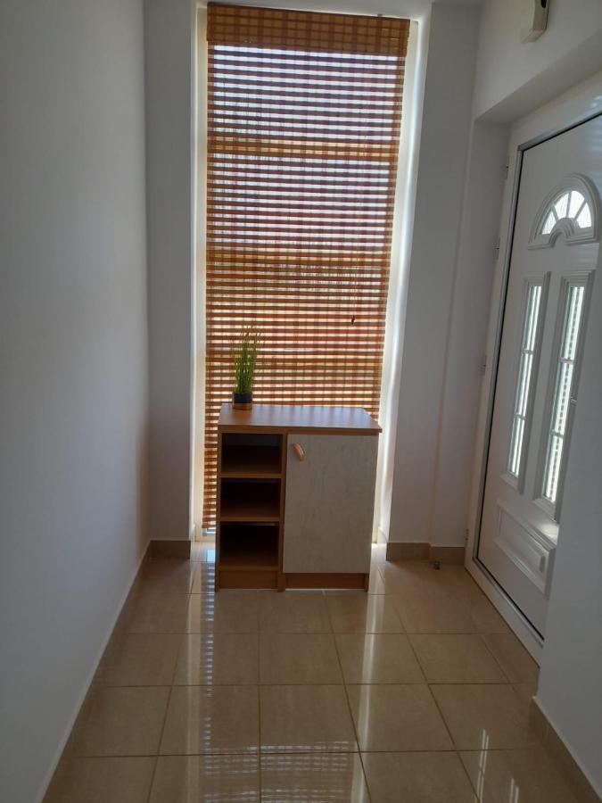 Holiday Home Anita Unesic エクステリア 写真