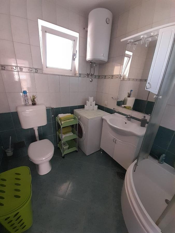Holiday Home Anita Unesic エクステリア 写真