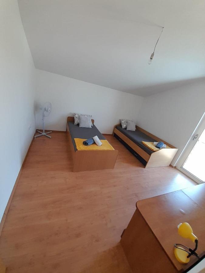 Holiday Home Anita Unesic エクステリア 写真