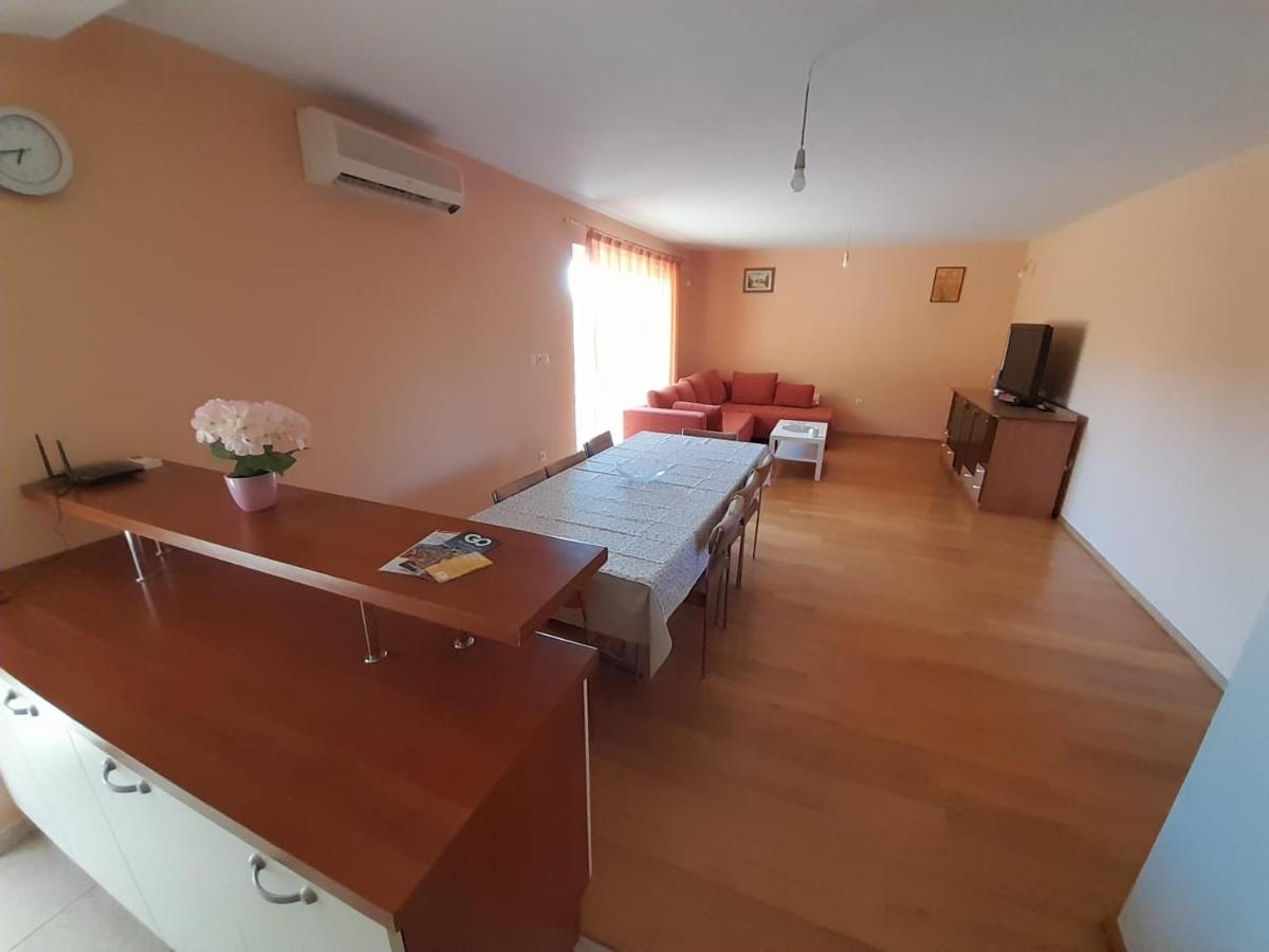 Holiday Home Anita Unesic エクステリア 写真