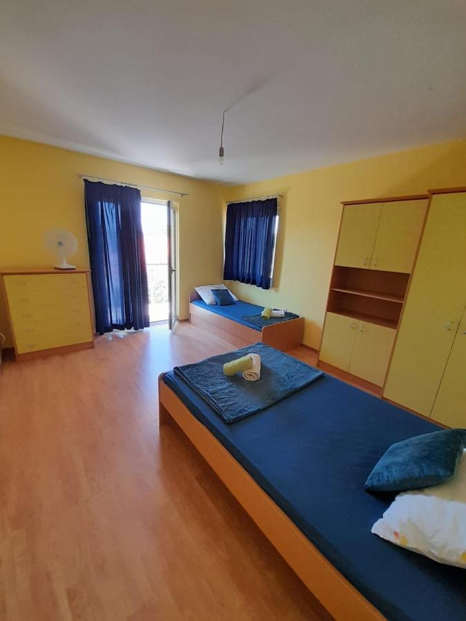 Holiday Home Anita Unesic エクステリア 写真