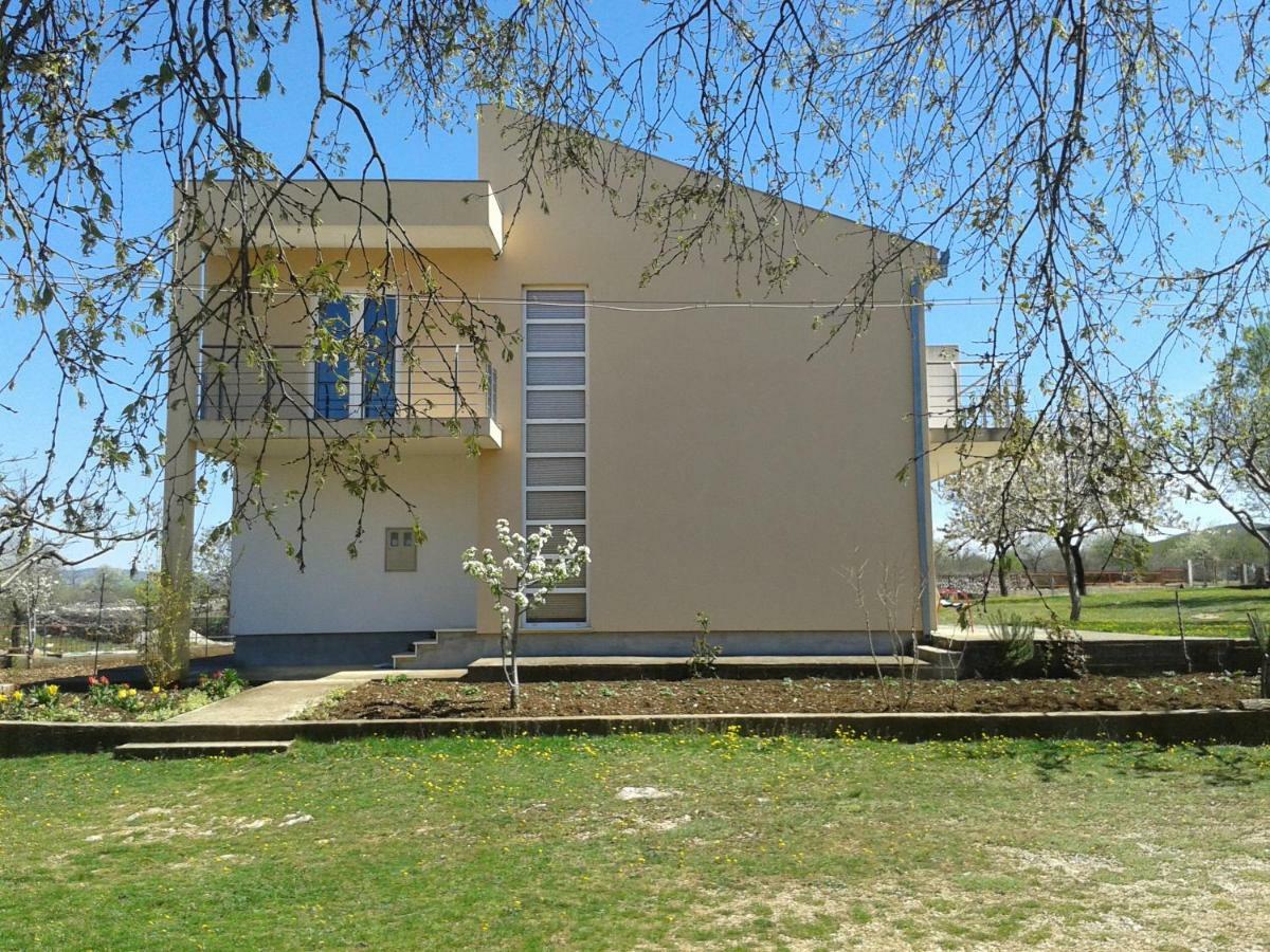 Holiday Home Anita Unesic エクステリア 写真