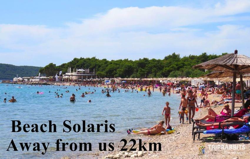 Holiday Home Anita Unesic エクステリア 写真