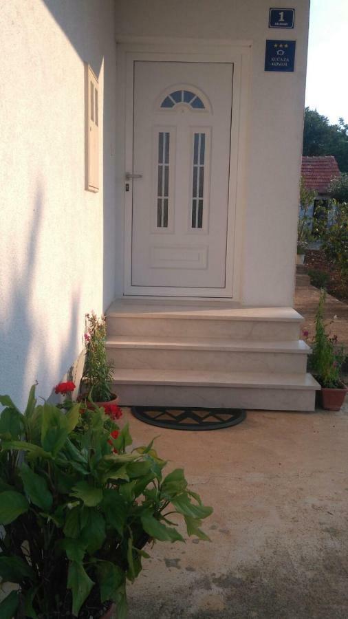 Holiday Home Anita Unesic エクステリア 写真