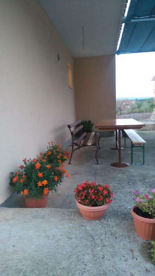 Holiday Home Anita Unesic エクステリア 写真
