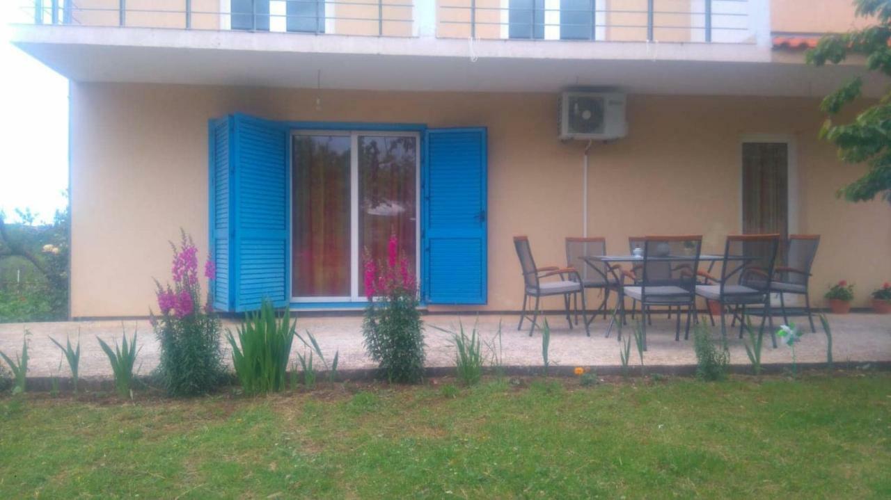 Holiday Home Anita Unesic エクステリア 写真